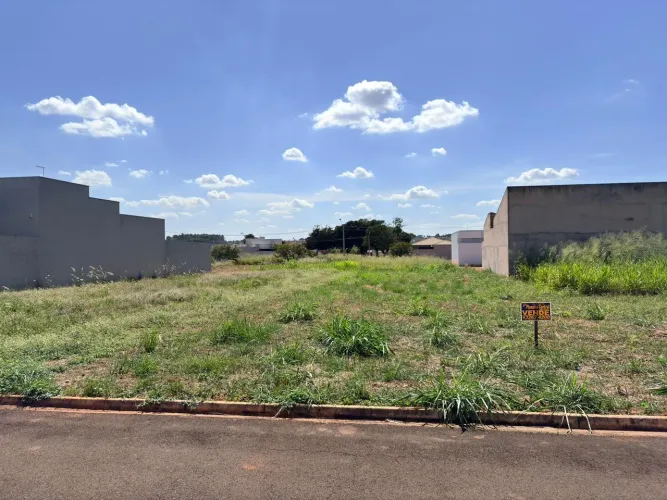 Vendo terreno em Itapolis! Bairro nobre e seguro