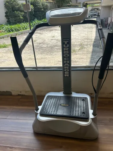 PLATAFORMA VIBRATÓRIA POLISHOP