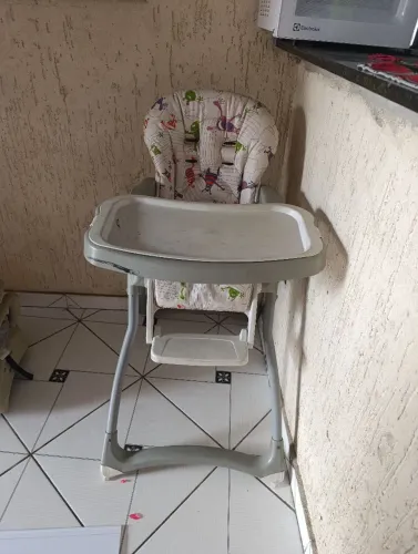 Cadeirinha de alimentação
