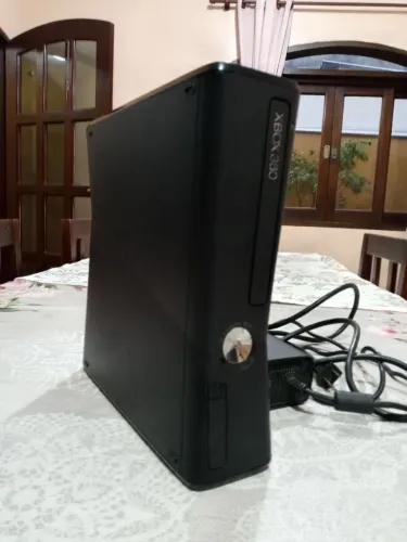 Xbox 360 LT 2.0 RGH SEM CONTROLE SLIM 4GB