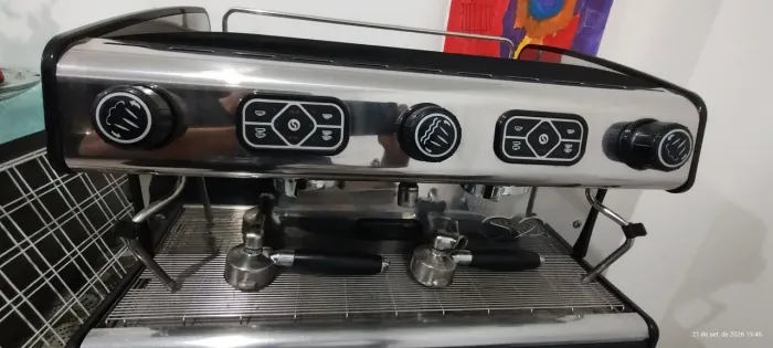 Cafeteria Italiana La Spaziale S2 + Moedor de Café La Cimbali + Filtros de Água