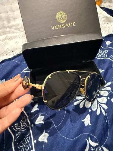 Óculos de sol Versace feminino desapego
