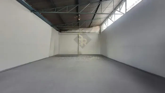 Galpão comercial para locação no bairro Parque Industrial Tanquinho, em Ribeirão Preto/SP.