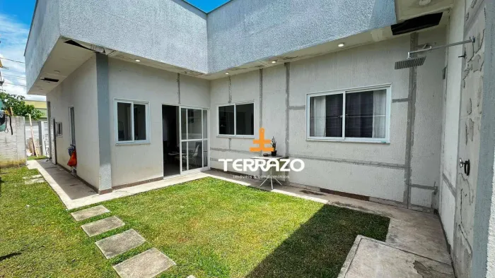Casa espaçosa à venda conforto e praticidade para sua família!