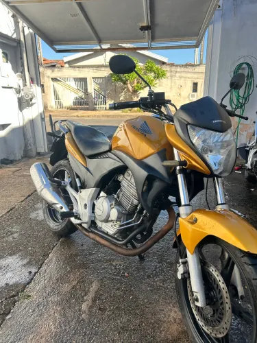 Vendo cb 300r 11.000