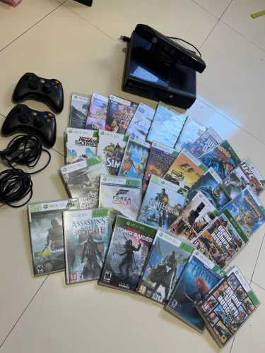 Xbox 360 super slim 