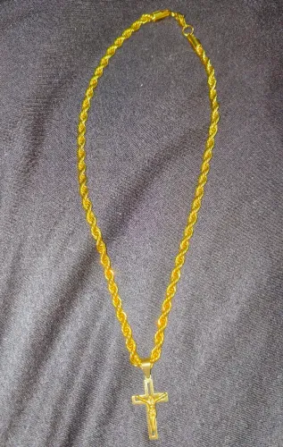 Colar feminino de moeda antiga