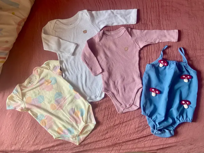 Lotinho de roupas de bebê menina - 4 peças G 