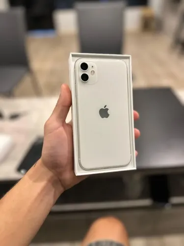 iPhone 11 128GB completo vendo ou troco por celular do meu interesse (Sete Lagoas)