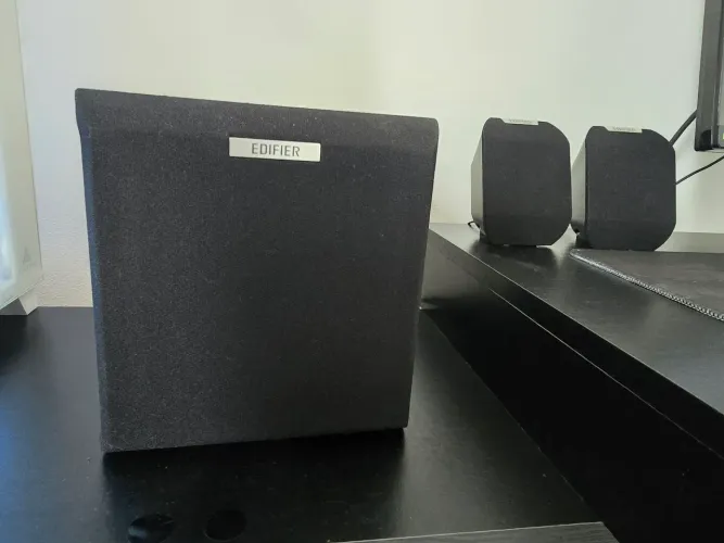 Caixas de som para computador Edifier x100B Speaker 2.1 15W RMS com Subwoofer potente 
