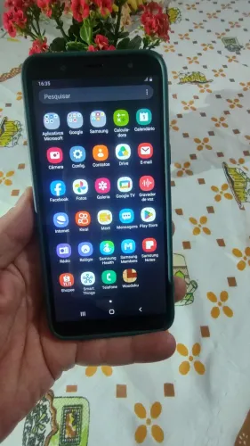 Samsung J8+