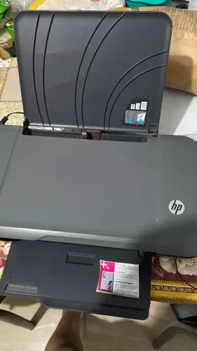Impressora HP Deskjet 1000 com defeito 