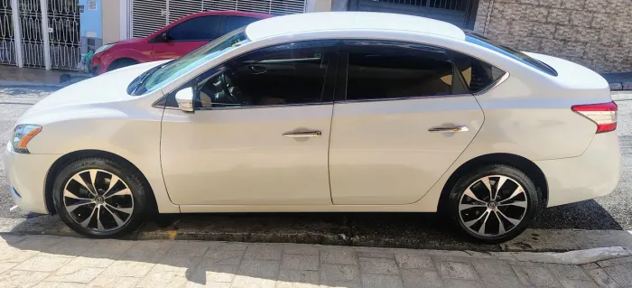 Nissan Sentra SL 2.0/ 2.0 Flex Fuel 16V Aut. 2015