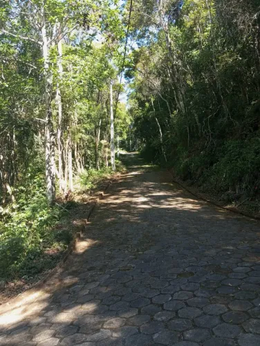 Lindo terreno com 4109 metros quadrados em Quebra Frascos - Teresópolis - RJ