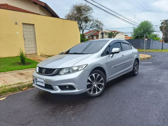 Honda Civic Sedan LXR 2.0 Flexone 16V Aut. 4P 2015
