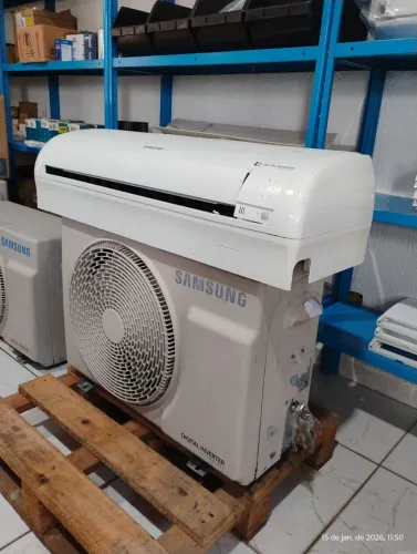 AR CONDICIONADO SAMSUNG 12000 BTU FRIO DIGITAL INVERTER MOD AJ012NBRDCH 220V