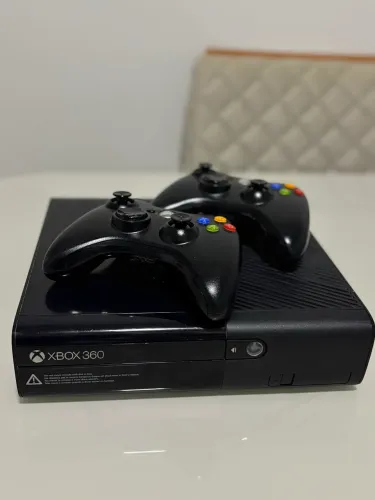 Xbox 360 Original + 2 Controles + 4 Jogos Físicos (Ótimo Estado)