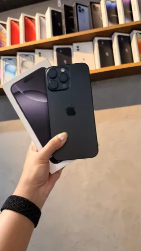 iPhone 16 Pro Max 256GB Seminovo