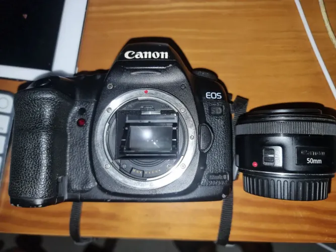 Canon 5d Mark II corpo + bateria + cartão 4GB memoria