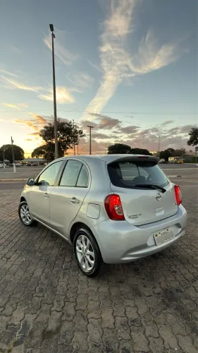 Nissan March SV 1.6 16V Flex Fuel 2015