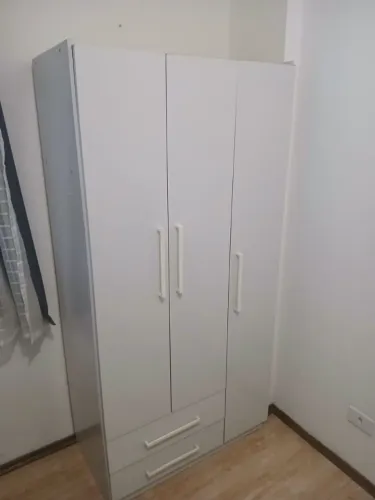 Guarda roupa de solteiro
