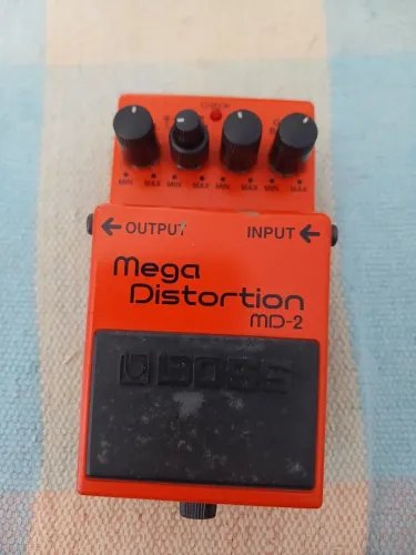 Pedal Mega Distortion MD-2 Boss