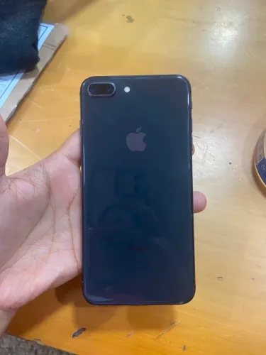 iPhone 8 Plus 