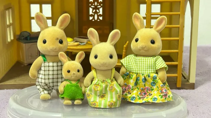 Sylvanian Families - Familia Coelhos Raio de Sol