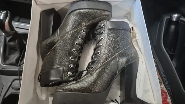 Bota Schutz