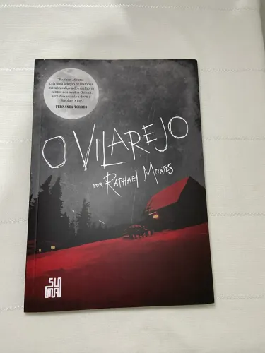Livro O Vilarejo de Raphael Montes