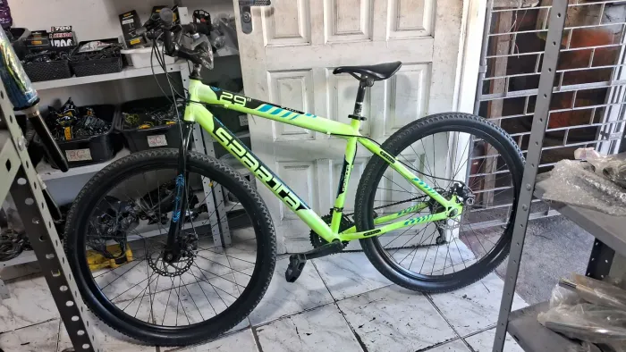 Bicicleta aro 29 colli