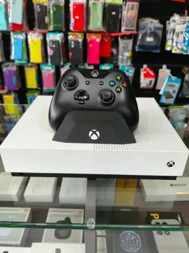 Xbox One S 1TB All Digital - Usado