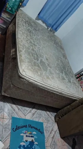 Vendo cama box usada casal ,molas ensacadas com base.