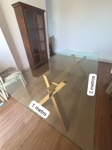 Mesa em vidro