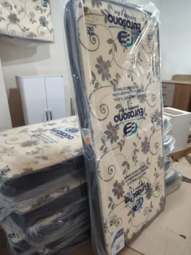 Colchão de Solteiro novo espuma bem macio 