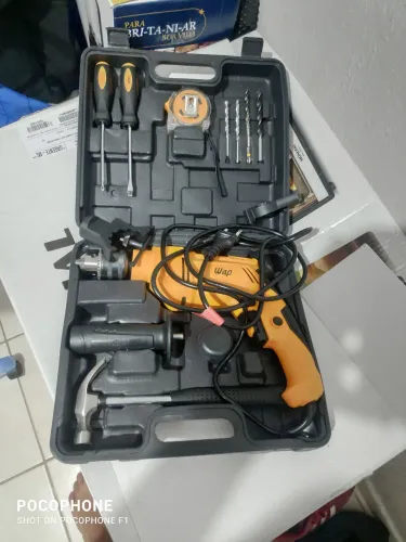 Parafusadeira e Furadeira de Impacto WAP WF 700K10 W2 