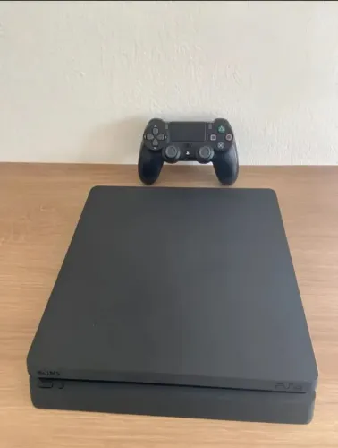 PS4 Slim 500GB + controle original com carregador + 2 jogos