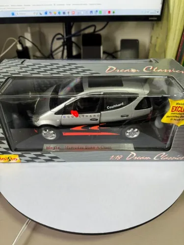 COLEÇÃO EXCLUSIVA F1 MCLAREN MERCEDES A-CLASS (MAISTO 1:18) - 02 MINIATURAS 35841