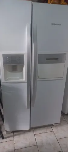 geladeira com freezer. LEIA O ANÚNCIO