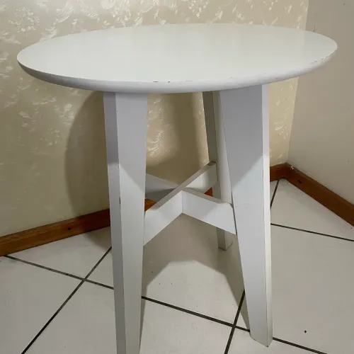 Mesa de canto branca redonda
