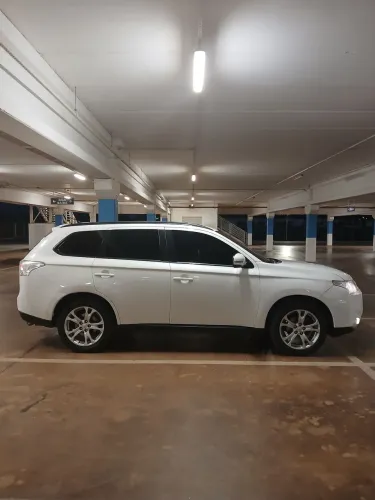 Mitsubishi Outlander 2.0 16V 160cv Aut. 2014