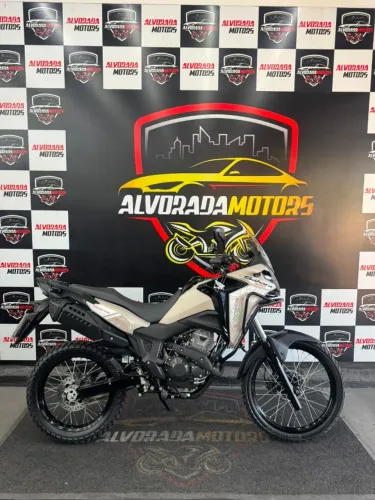 Sahara 300 adventure 2025/2026 16.600 km. Emplacada e à pronta entrega