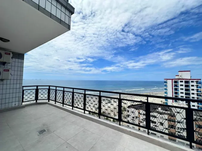Cobertura à venda na Praia Grande (Ocian) | 2 dorms (1 suíte) com vista mar e varanda gour