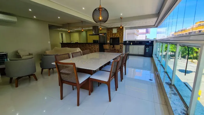 Apartamento a venda na praia da ENSEADA em Guaruja, região do postinho