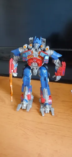 Boneco transformes optimus prime 