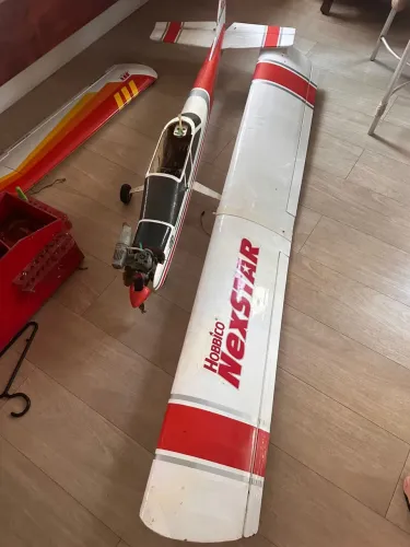 aeromodelo hobbico nexstar