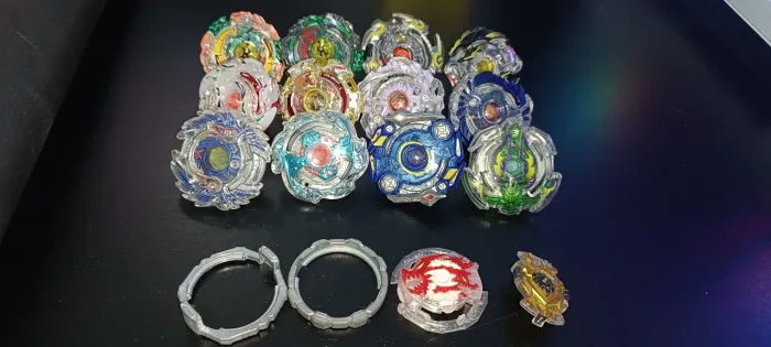 Beyblade Burst Lote ? Takara Tomy (Lote 12 Beys)