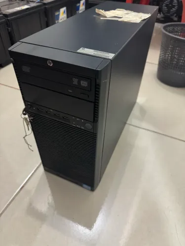 Servidor HP ProLiant ML110 G7 em bom estado e funcionando perfeitamente.