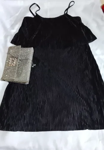 DESAPEGO (VESTIDO)