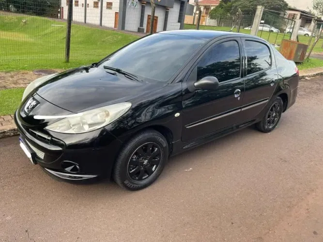 Peugeot 207 Sedan Passion XR 1.4 Flex 8V 4P 2012